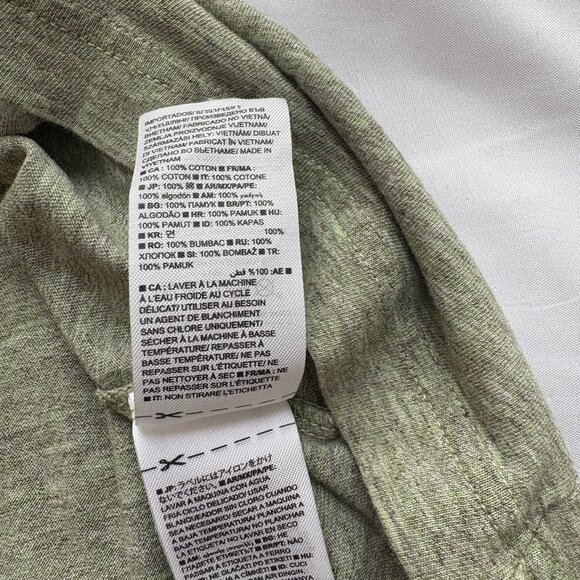 Banana Republic Men’s Classic - Picture 4 of 5